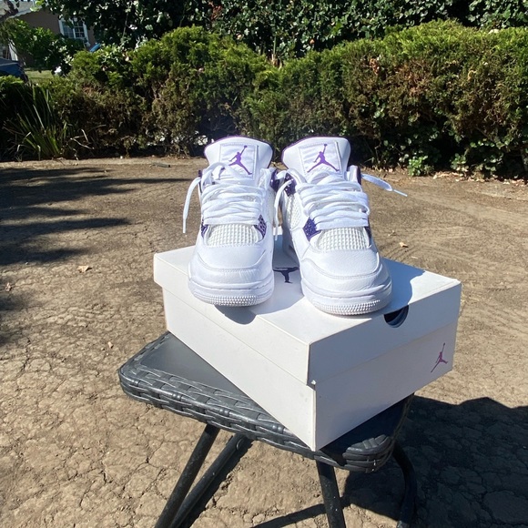 Jordan 4s Metallic purple - Picture 2 of 10